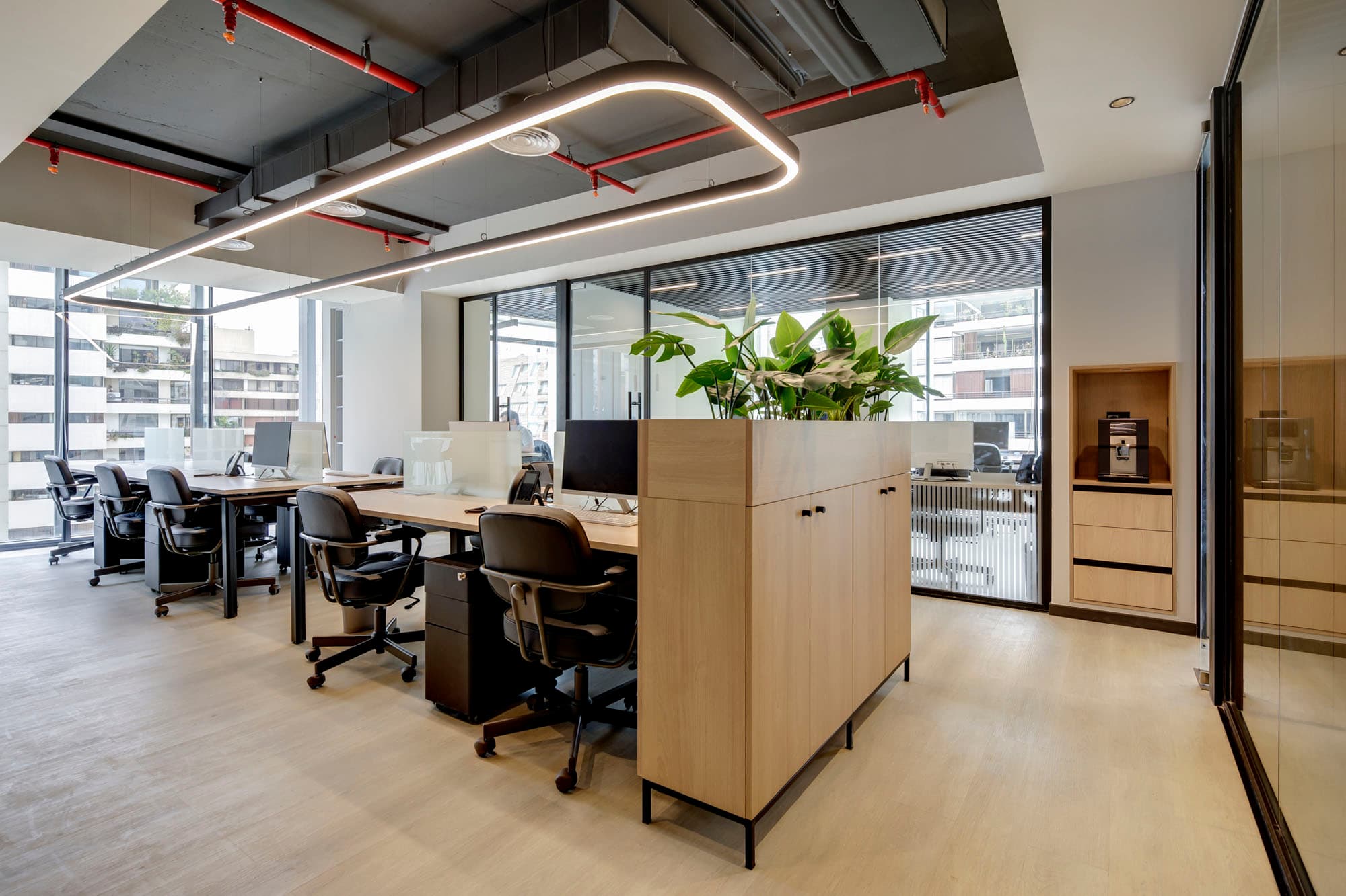 Oficinas Golden Oak — detalle 2